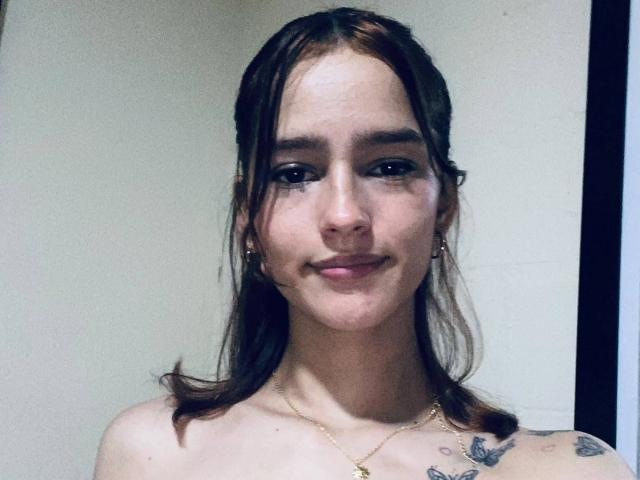MelodyMansson - Live Sex Cam - 30852170