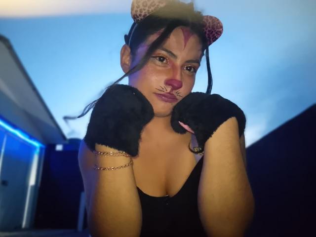 AngelAlba - Live sex cam - 30855110