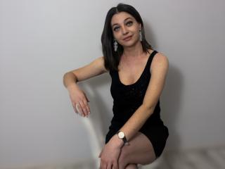 Live Chat with EdieWinsome on XLoveCam