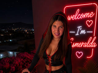 EmeraldBlonde Live Chat on XLoveCam
