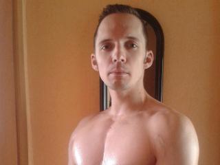 OutdoorGooner Live Chat on XLoveCam