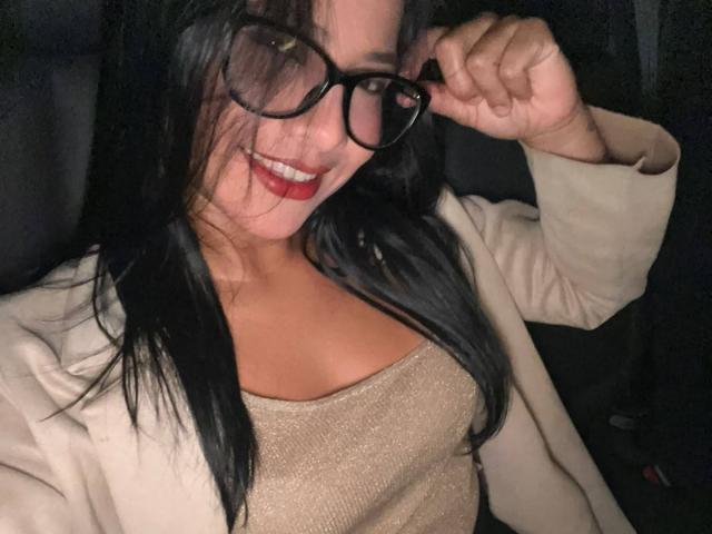 AlanaLuxe - Live porn &amp; sex cam - 30858485