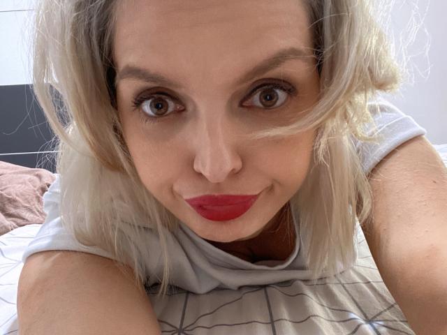 DouceAmelia - Live porn &amp; sex cam - 30868274
