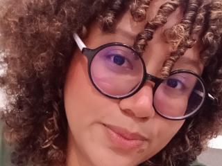 Live Chat with MaraSilk69 on XLoveCam