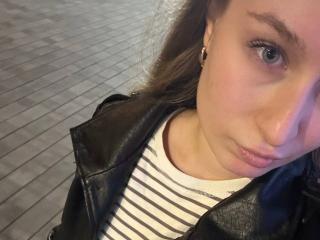 Live Chat with LarueLiberti on XLoveCam