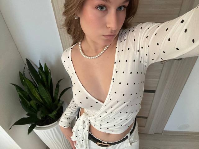 LarueLiberti - Live sex cam - 30872906