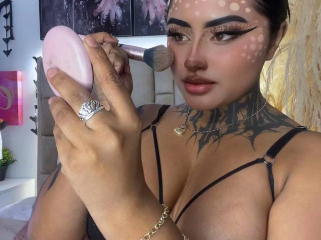 LairaHearvy - Live porn &amp; sex cam - 30886784