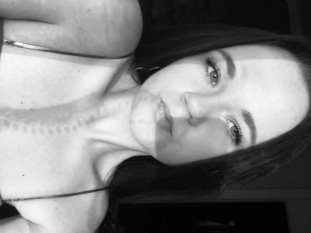 RoxyVesper - Live sex cam - 30895250