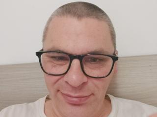 Freddo69 Live Chat on XLoveCam
