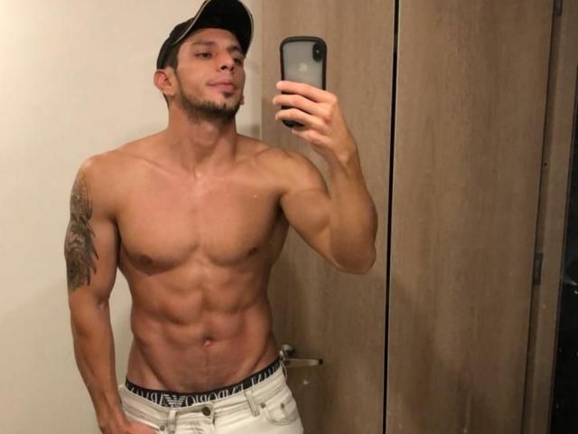 RobertHunk - Live porn &amp; sex cam - 30908366