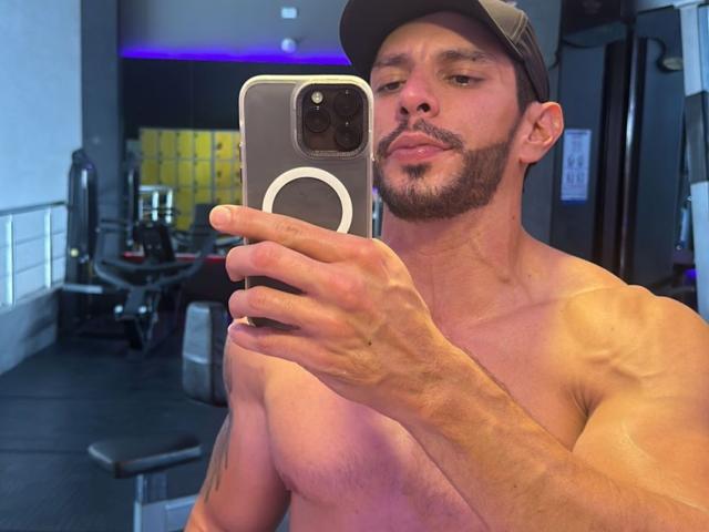 RobertHunk - Live porn &amp; sex cam - 30908381