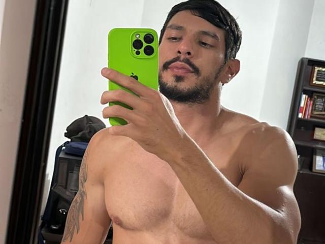 RobertHunk - Live porn &amp; sex cam - 30908399