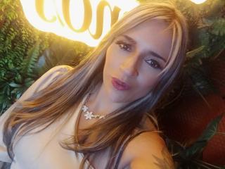 CharlotteWells Live Chat on XLoveCam