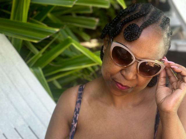 HugeTits69H - Live sex cam - 30909257