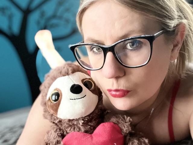 LadyGloria69 - Live porn &amp; sex cam - 30911150