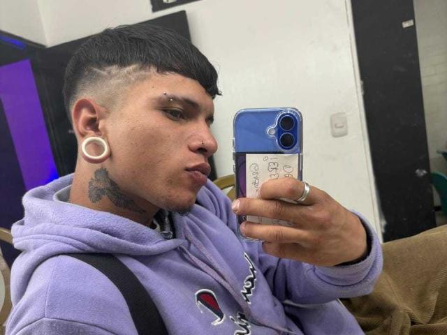 ValentinoKnox - Live porn &amp; sex cam - 30917111