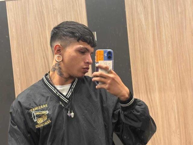 ValentinoKnox - Sexe cam en vivo - 30917117
