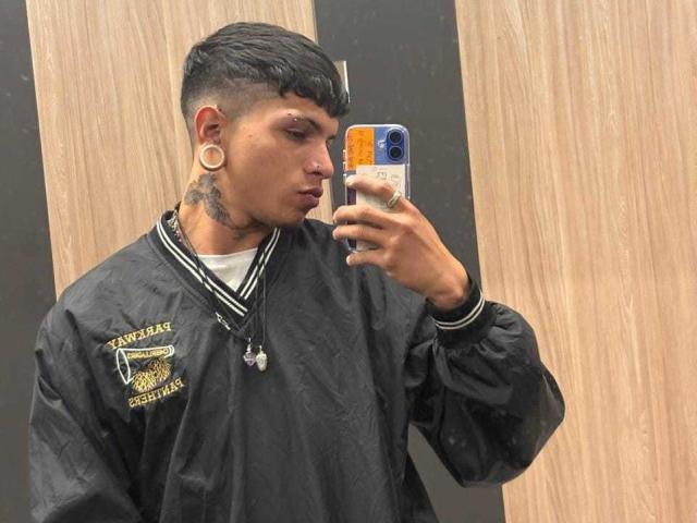 ValentinoKnox - Sexe cam en vivo - 30917141