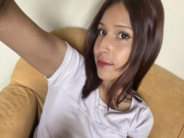 KiaraHernandezX - Live porn &amp; sex cam - 30924017