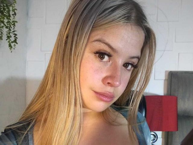 MelaniBecker - Live Sex Cam - 30929918