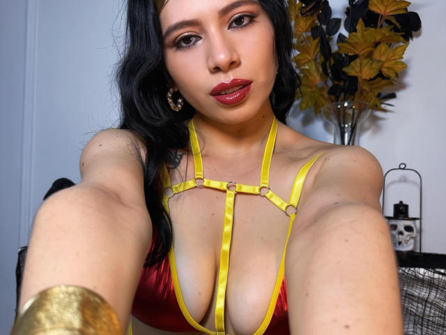 LindaMancini - Live porn &amp; sex cam - 30933332