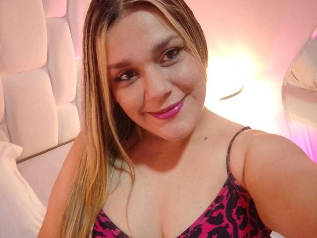 EvelynBlue - Live porn &amp; sex cam - 30933905