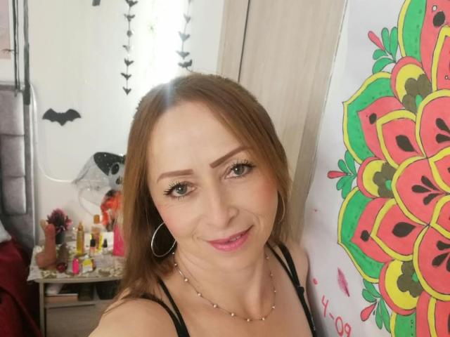 GianineLarose - сексуальная веб-камера в реальном времени - 30936986
