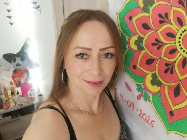 GianineLarose - сексуальная веб-камера в реальном времени - 30936989