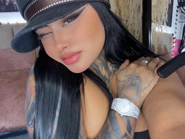 LairaHearvy - Live porn &amp; sex cam - 30937244