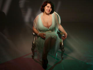 SweetSadieBBy - Show sex with this shaved vagina Sexy mother 