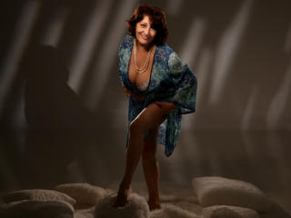 SweetSadieBBy - Chat cam sexy with a MILF with big bosoms 