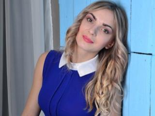 AnabelBlond - Live nude with a muscular physique Young lady 