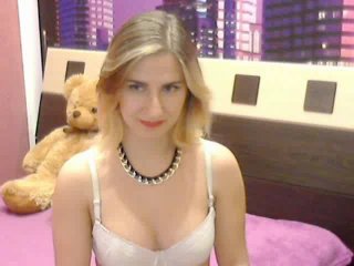 CamaliyaVip - Live chat exciting with this shaved sexual organ Girl 