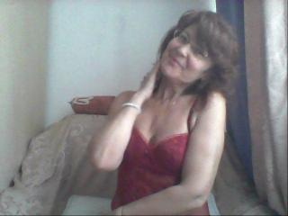 Ceryane - online chat x with a Mature with standard titties 