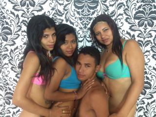 ThreeLadiesOneGuy - Webcam live hard with a Foursome 