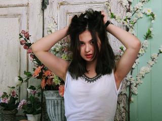 LoraMagic - Live chat hard with a oriental 18+ teen woman 