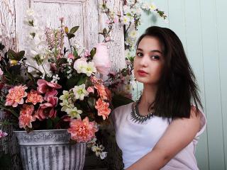 LoraMagic - chat online nude with this oriental Young lady 