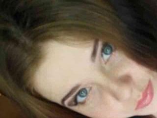 BallaGroll - Chat exciting with this shaved intimate parts Young and sexy lady 