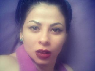 GlamTania - Webcam live exciting with a latin american Attractive woman 