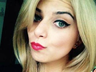 SublimeIlona - Video chat hot with a European Girl 