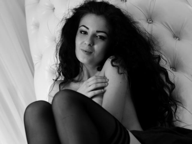 MaryBridgette - Chat hot avec cette Très belle demoiselle très sexy avec des beaux seins  