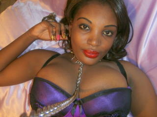 NympheNoir - Show live hot avec une Sacrée beauté hot avec des seins de rêve  