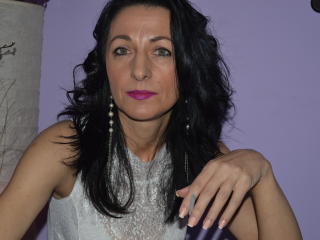 BellaLady69 - Web cam sex with this black hair Attractive woman 