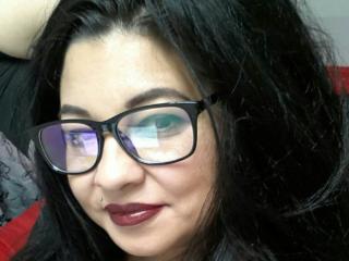 QueenAshanty - Chat live x with a dark hair Dominatrix 