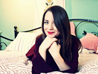 LaurenRay - chat online hot with a chocolate like hair Girl 