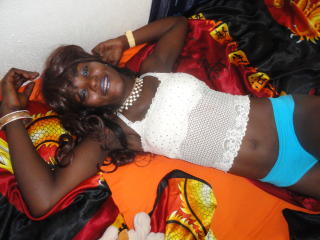 AngeChaudMince - Live sexy with a dark-skinned Young lady 