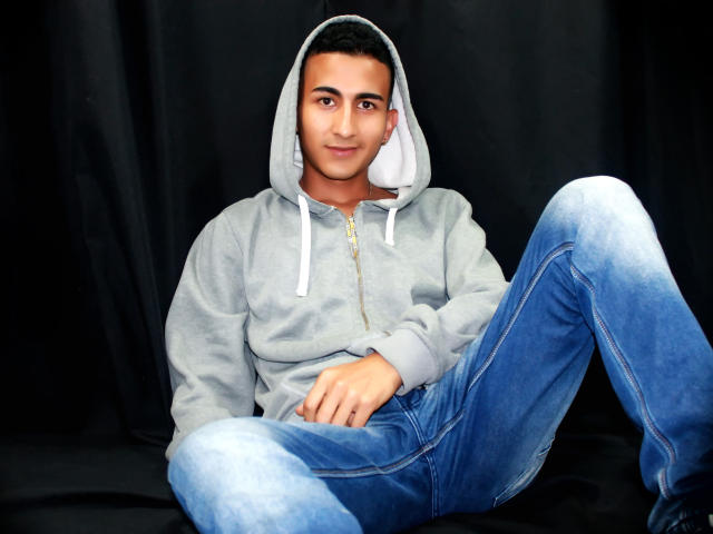 AndrewSantos - Live sexe cam - 3602054