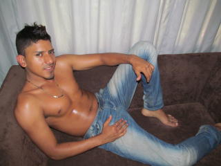 BigNiceLover - Chat live hot with a latin Horny gay lads 