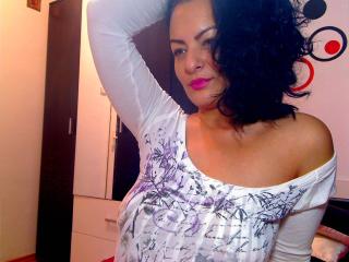 SexyGreatLady - Cam hot with this standard breat size Lady over 35 