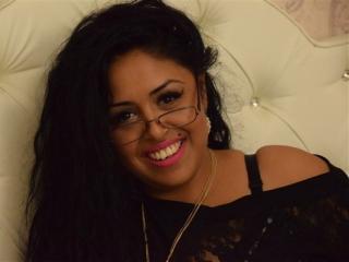 DivineOdet - Chat cam hot with this latin american Hot babe 